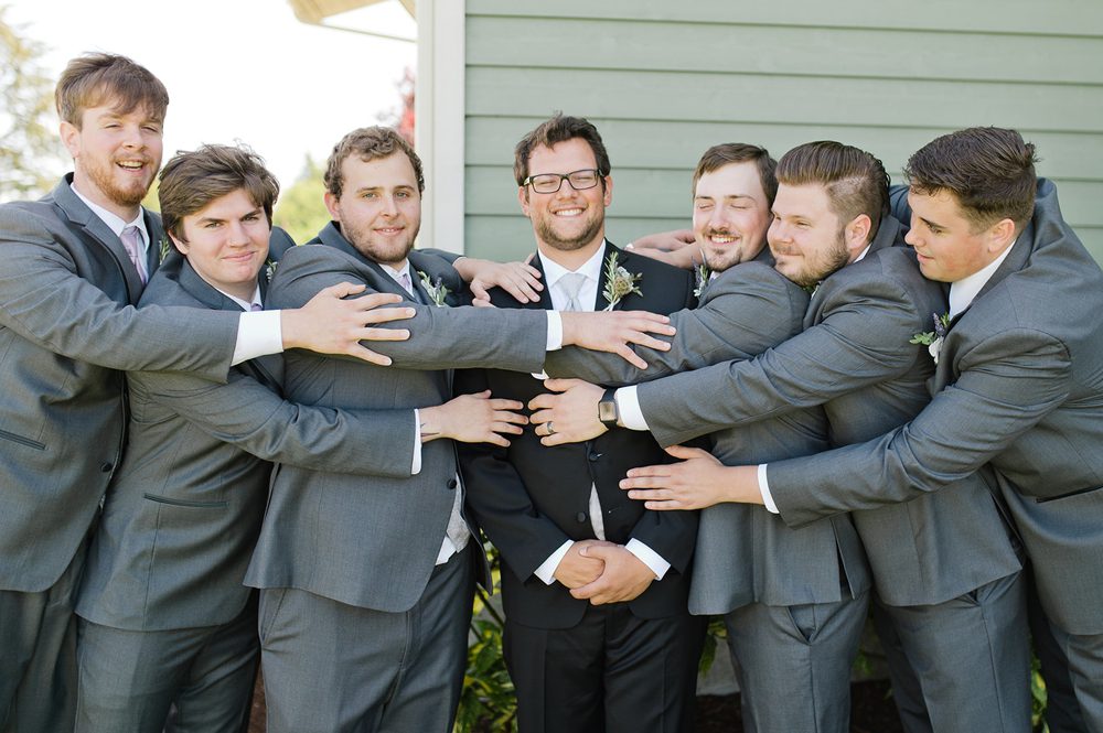 groom-with-groomsmen