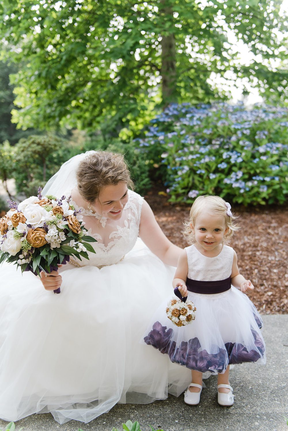 bride-with-flower-girl